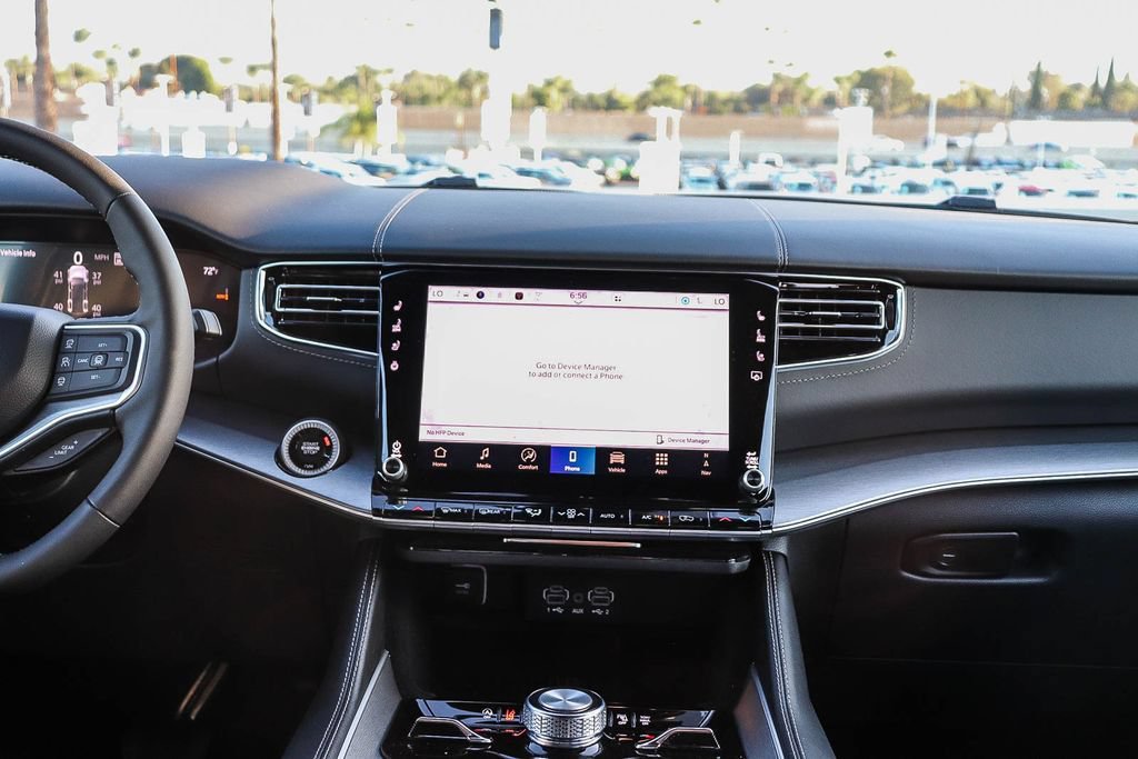 New 2026 Jeep Grand Wagoneer Limited AWD/4WD image 15
