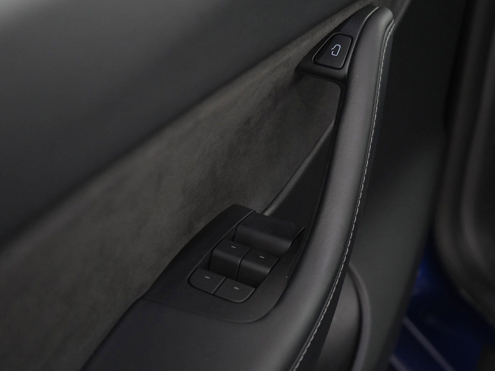 Used 2022 Tesla Model Y Long Range image 16