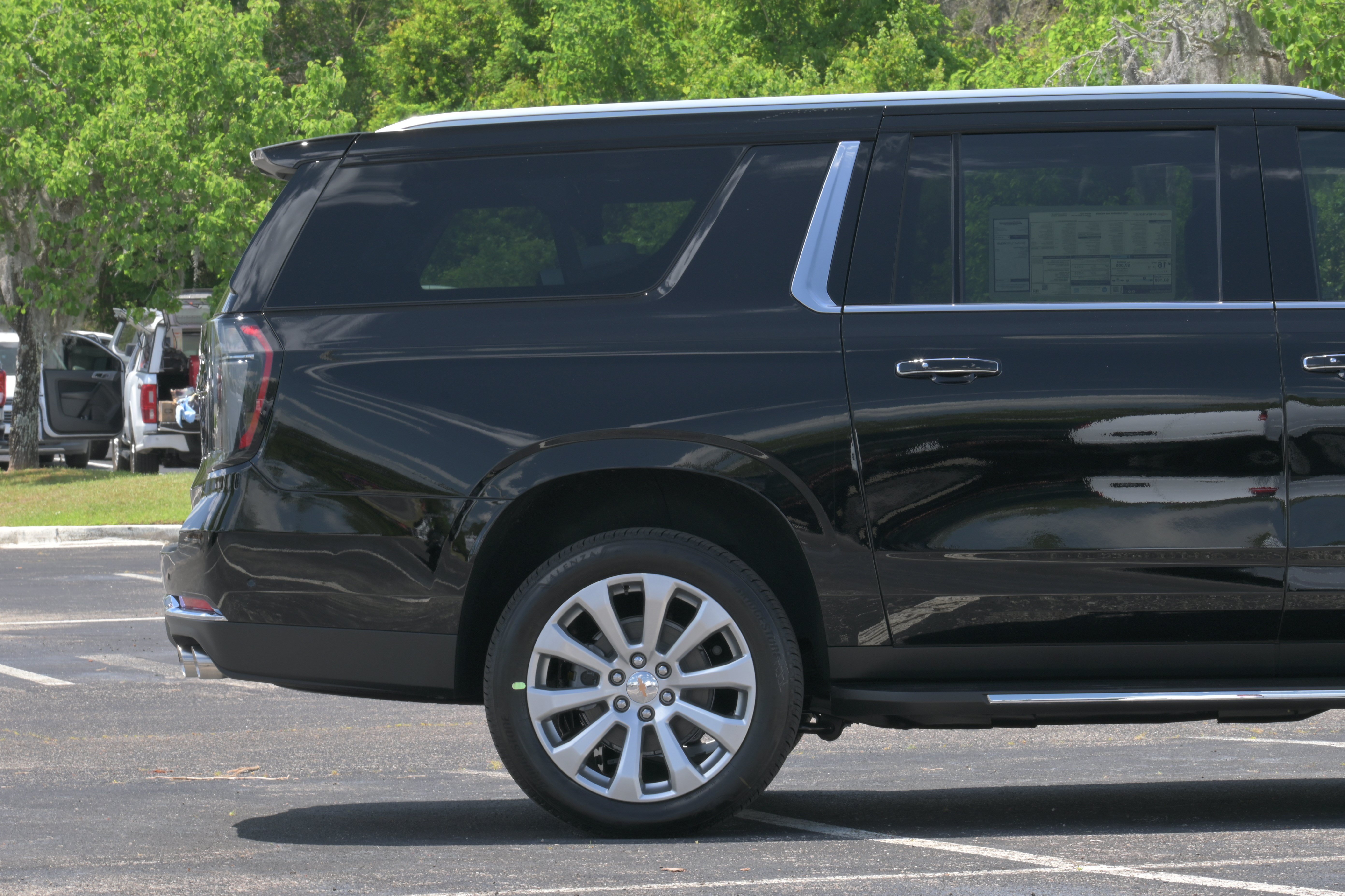 New 2026 Chevrolet Suburban Premier AWD/4WD image 5