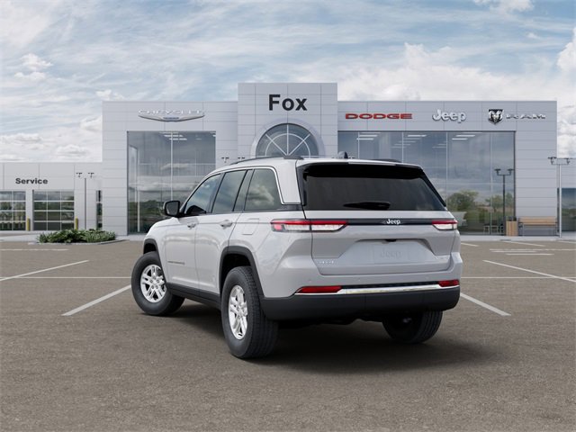 New 2025 Jeep Grand Cherokee Laredo image 3