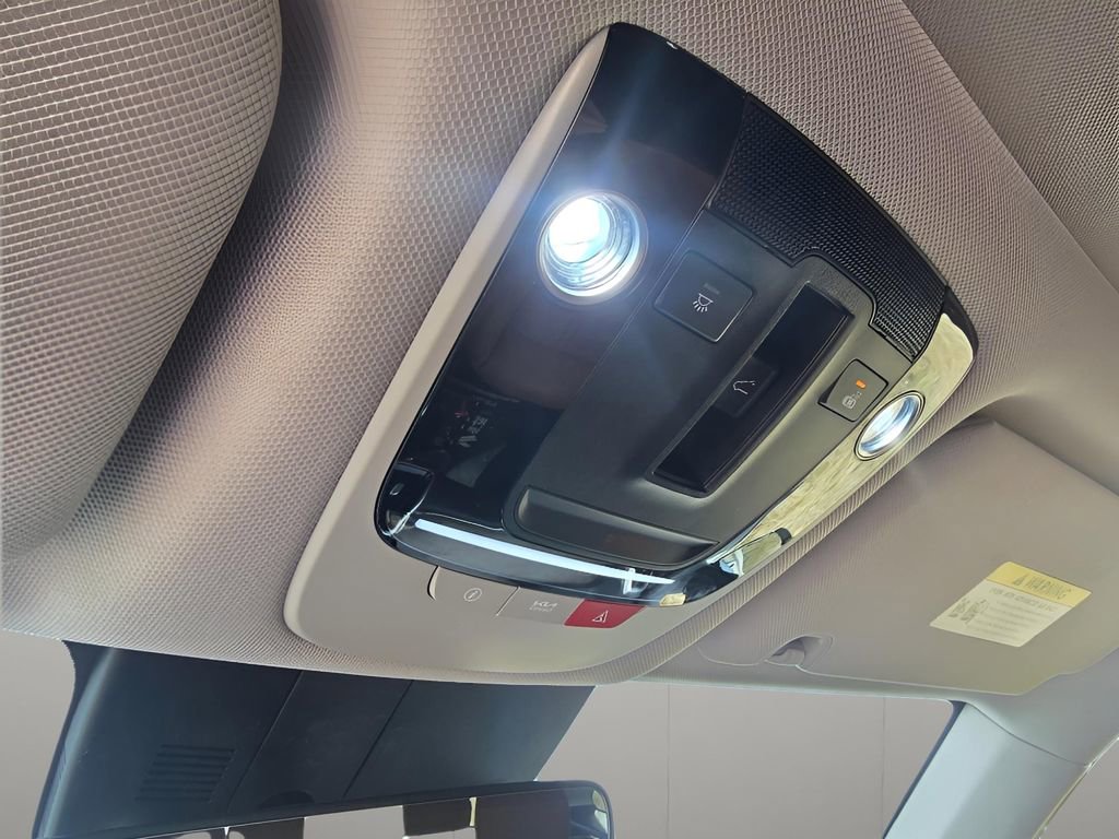 Used 2023 Kia Sorento SX Prestige image 24