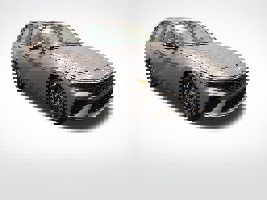 New 2025 Hyundai Elantra Sport image 3