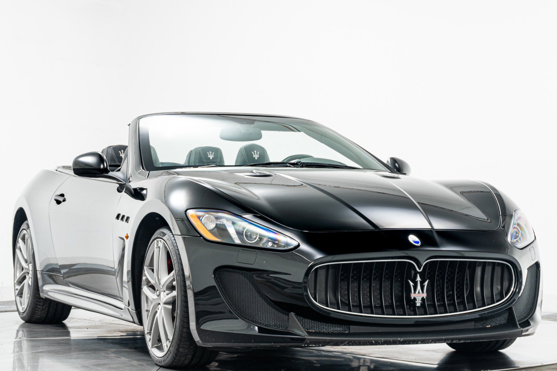 Used 2014 Maserati GranTurismo Convertible RWD image 3