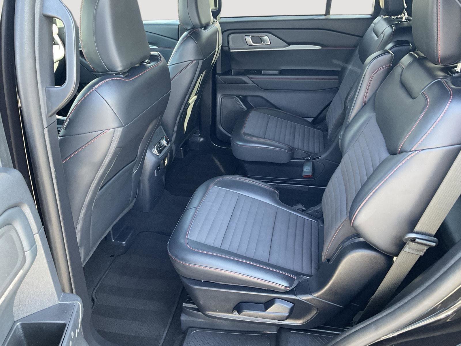 Used 2025 Ford Explorer ST-Line image 17