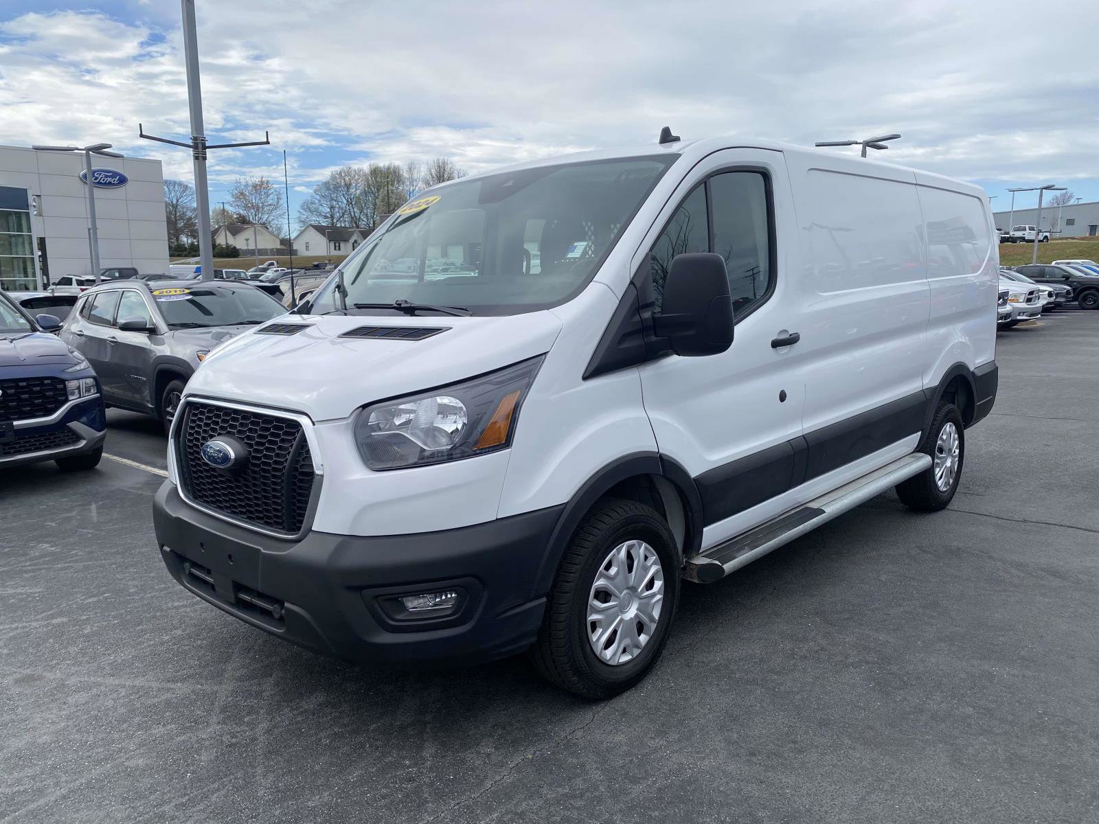 Used 2024 Ford Transit 250 Low Roof w/ Exterior Upgrade Package video 3