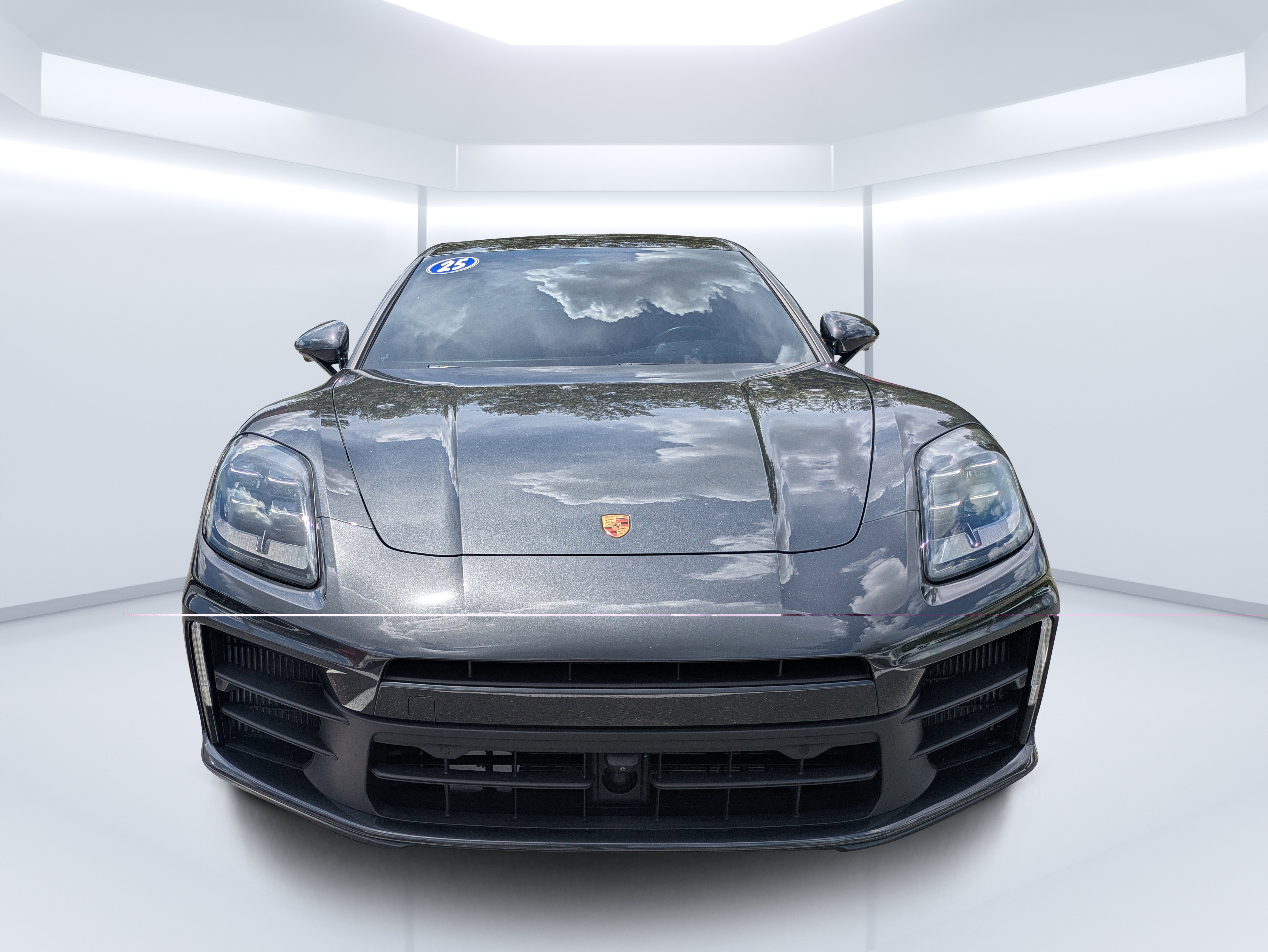 Used 2025 Porsche Panamera RWD image 8