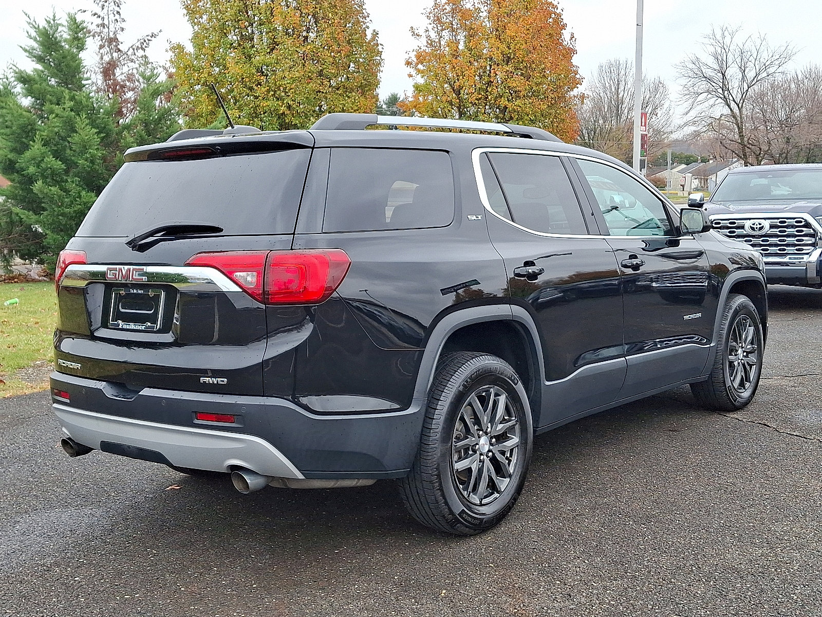 Used 2019 GMC Acadia SLT w/ LPO, Floor Liner Package image 6