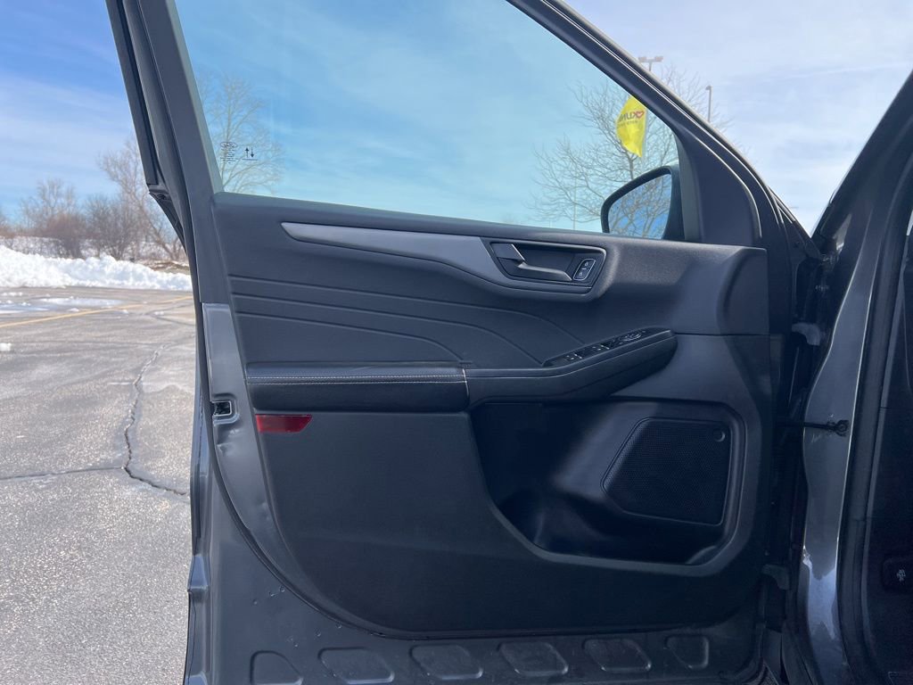 Used 2023 Ford Escape Active image 9