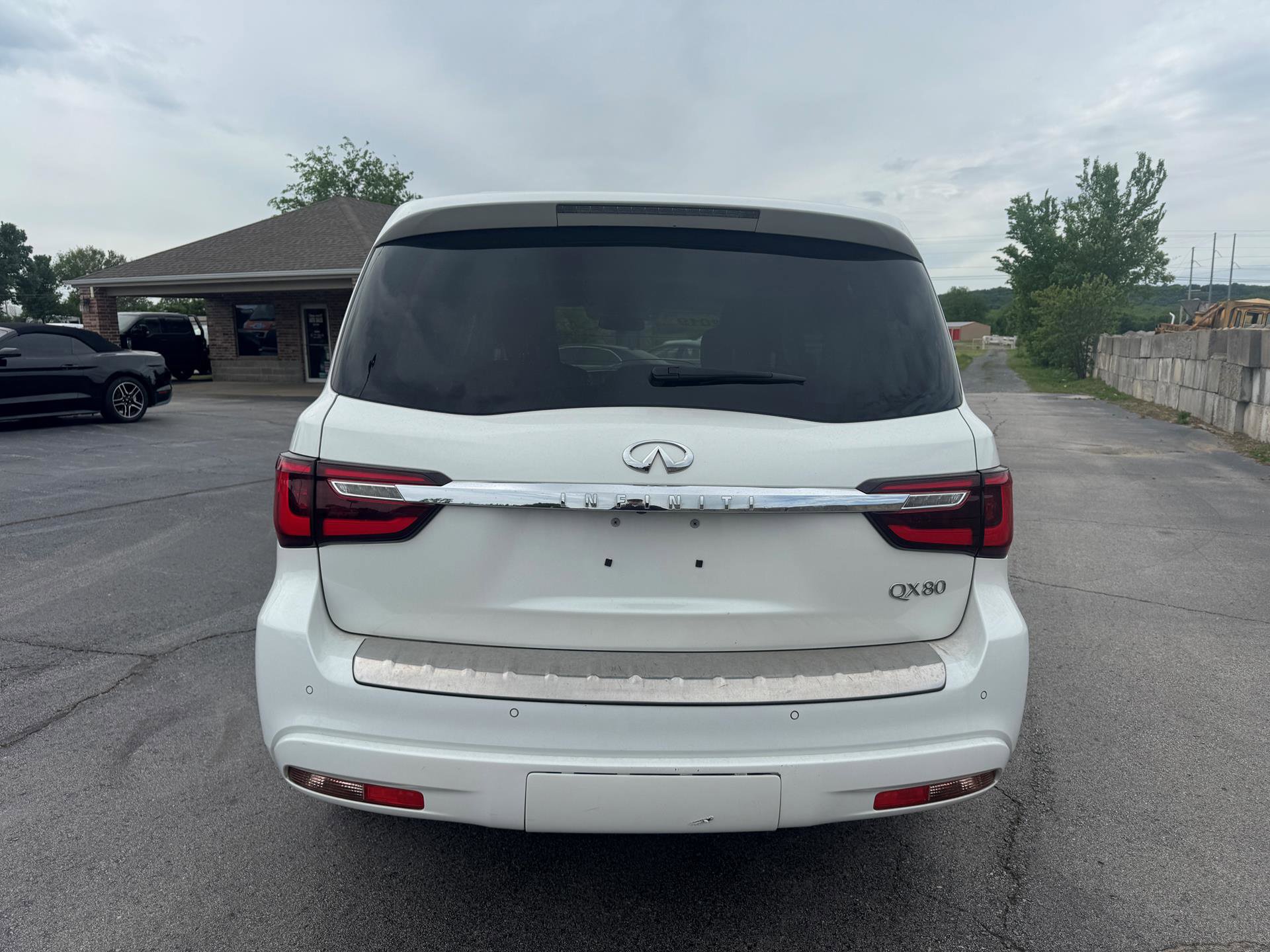 Used 2019 INFINITI QX80 Luxe w/ Cargo Package AWD/4WD image 5