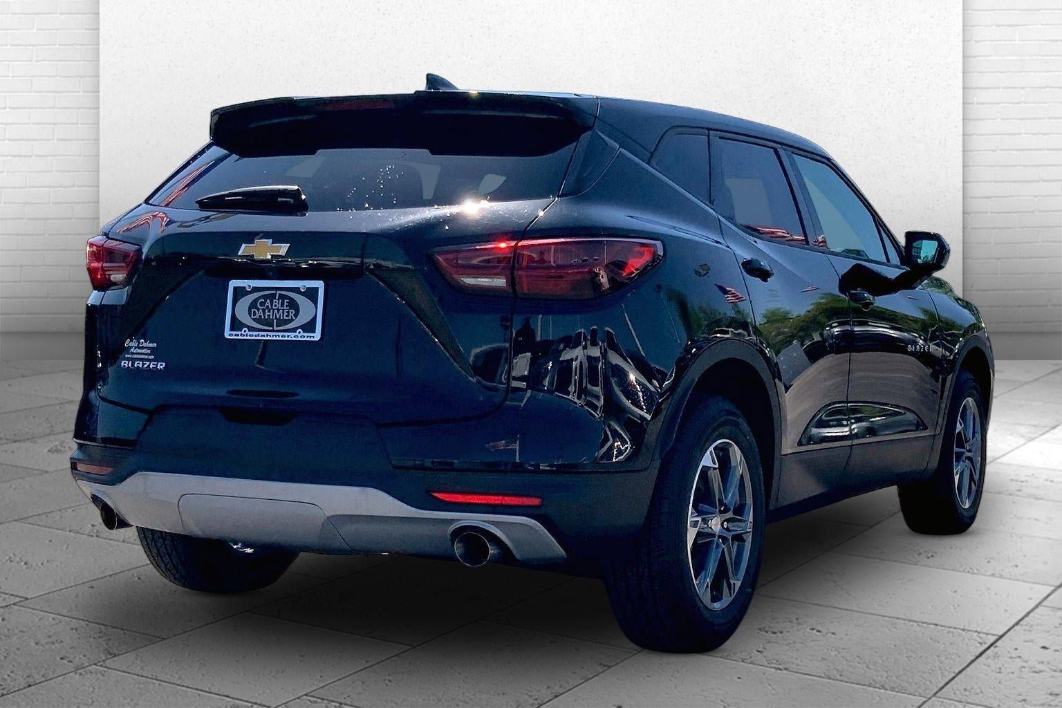 Used 2025 Chevrolet Blazer LT FWD image 12