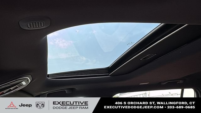 Used 2023 Jeep Grand Cherokee L Laredo AWD/4WD image 11