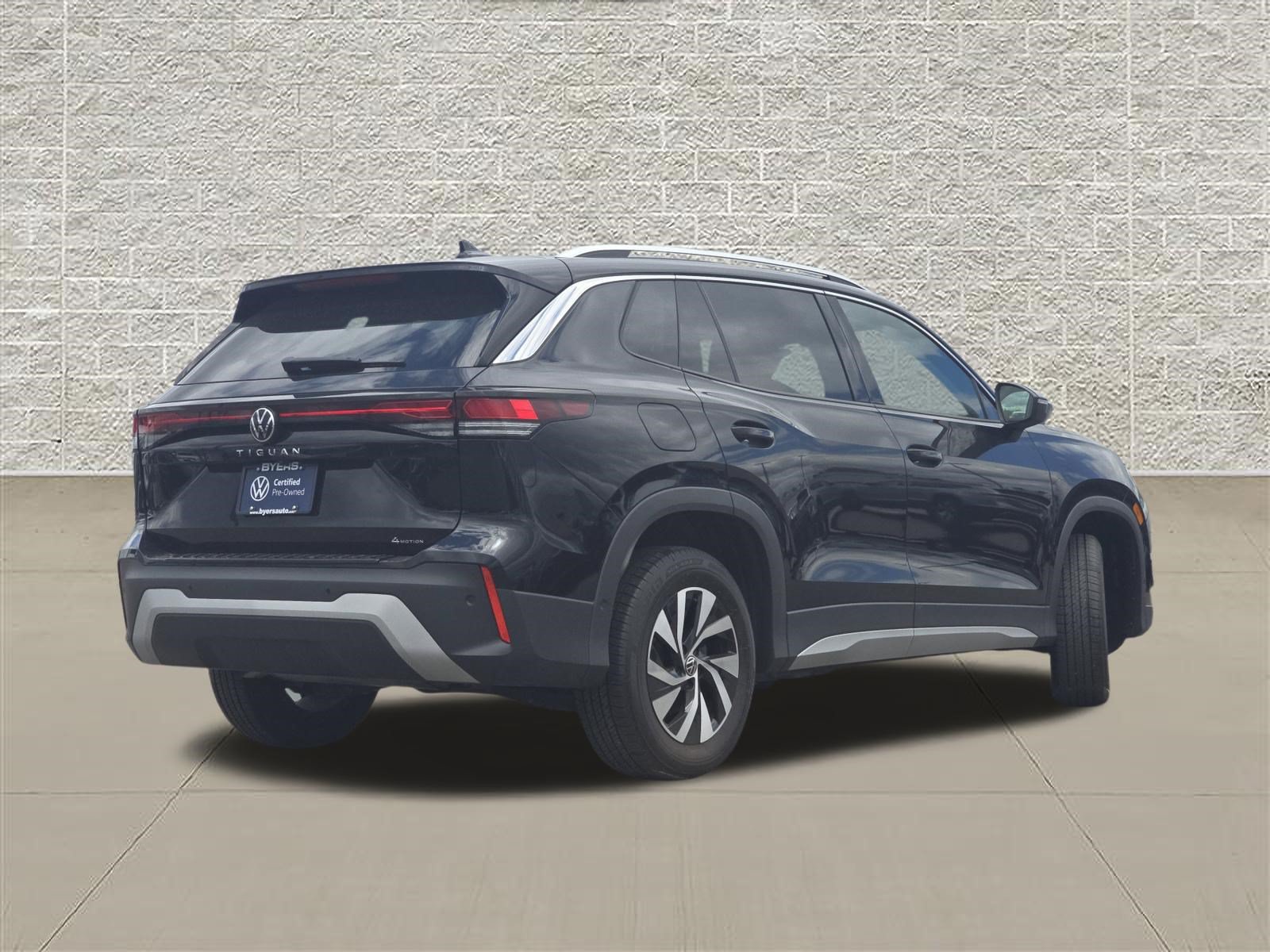 New 2025 Volkswagen Tiguan S AWD/4WD image 7