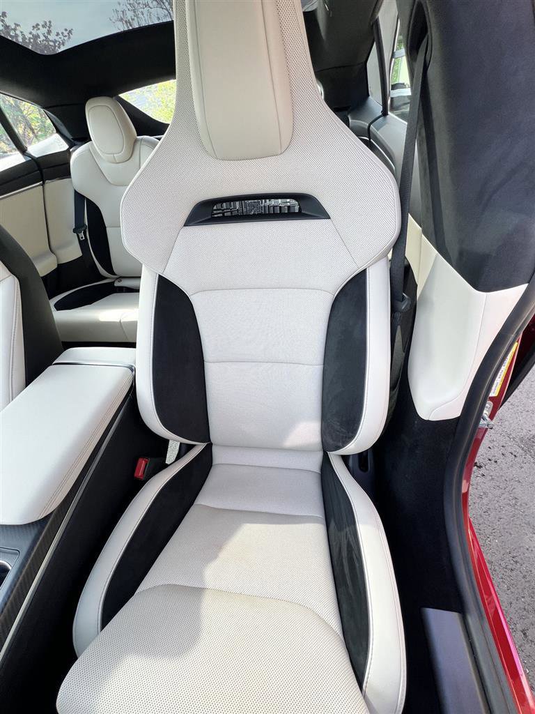 Used 2026 Tesla Model S Plaid image 11