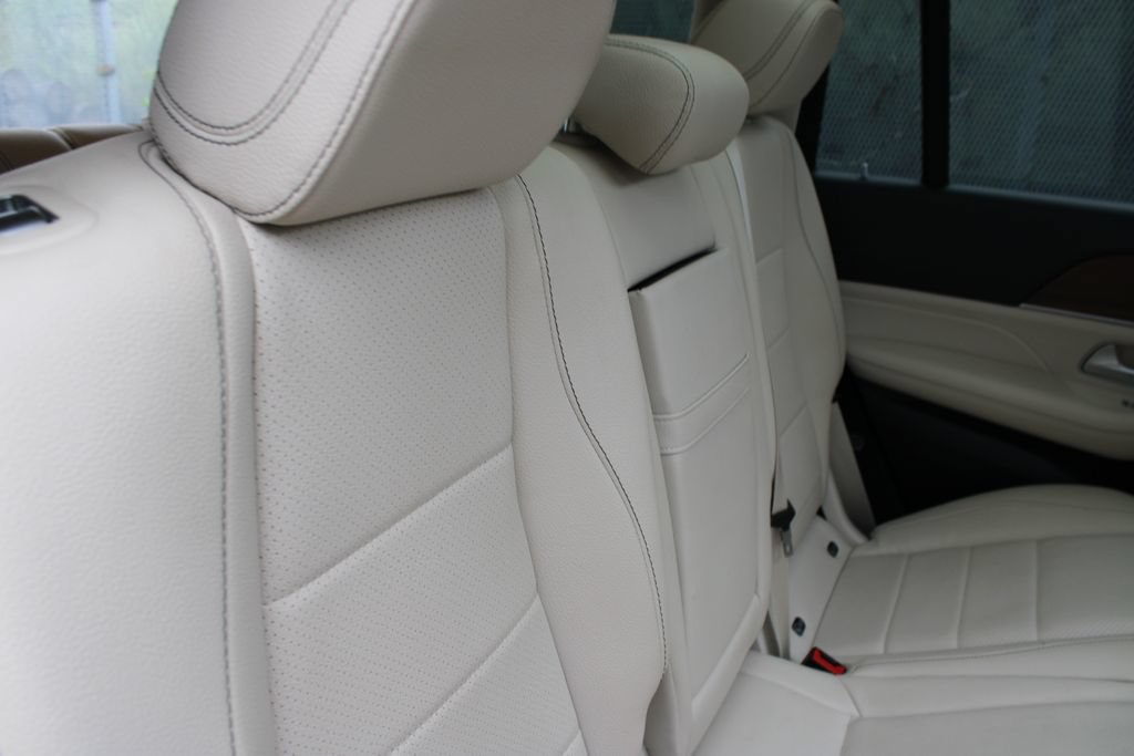 Used 2022 Mercedes-Benz GLS 450 4MATIC w/ AMG Line Exterior image 26