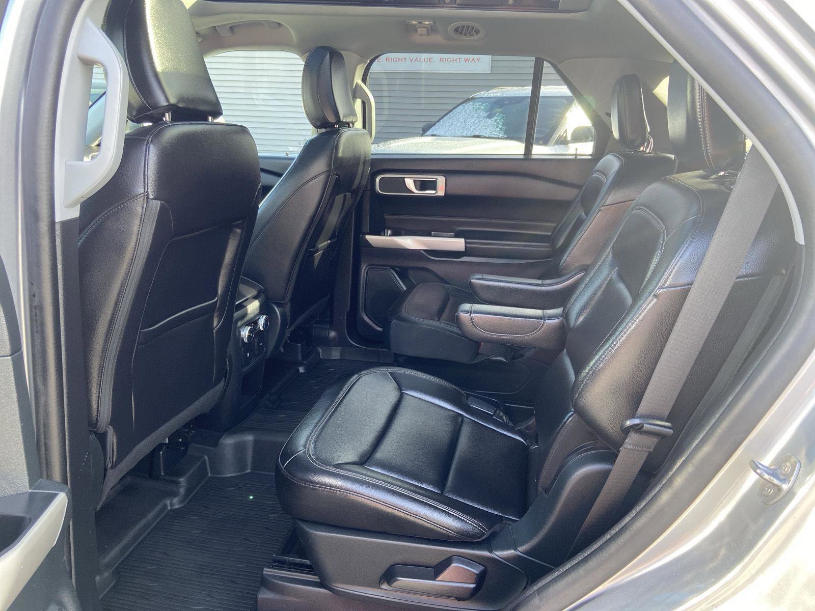 Used 2021 Ford Explorer XLT w/ Equipment Group 202A image 28