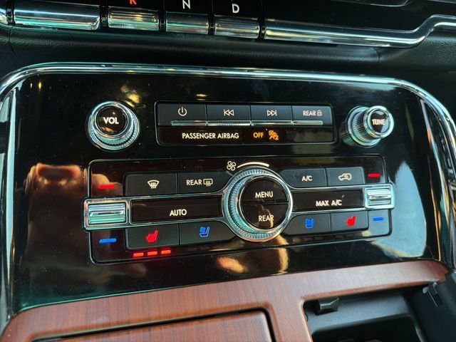 Used 2023 Lincoln Navigator Reserve AWD/4WD image 15