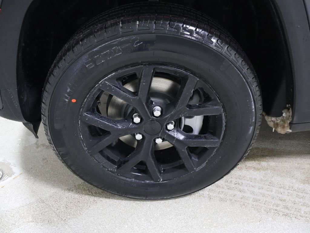 New 2026 Jeep Grand Cherokee Laredo image 8