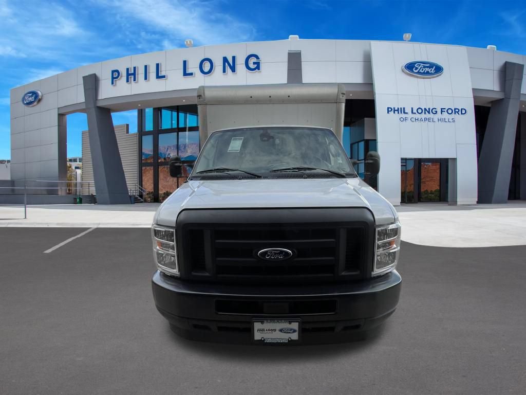 New 2024 Ford E-450 and Econoline 450 Super Duty w/ Driver's Safety Package RWD image 2