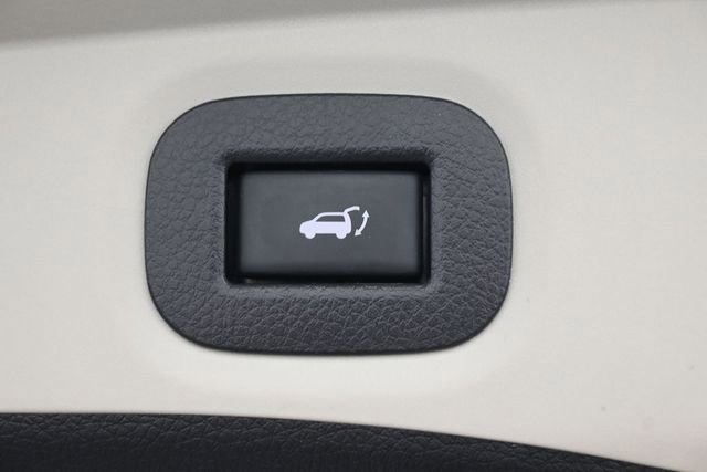 Used 2016 Nissan Rogue SL FWD image 14