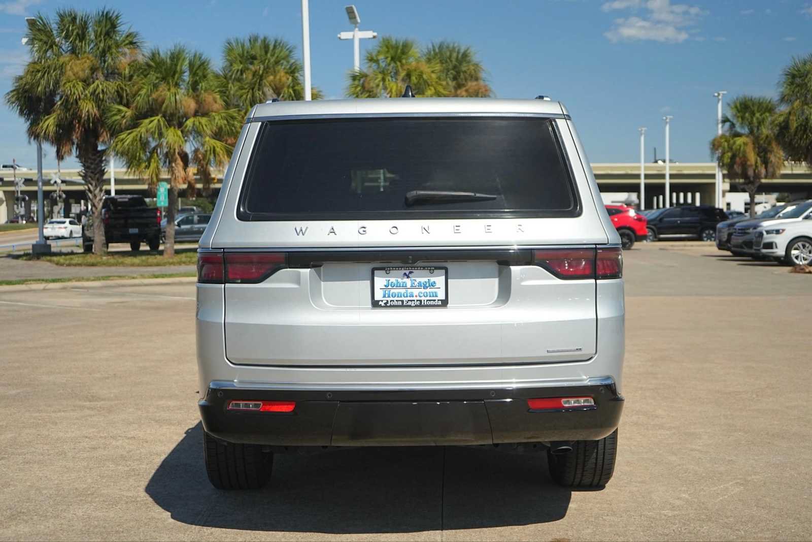 Used 2024 Jeep Wagoneer L Series II w/ Flexible Seating Group AWD/4WD image 5