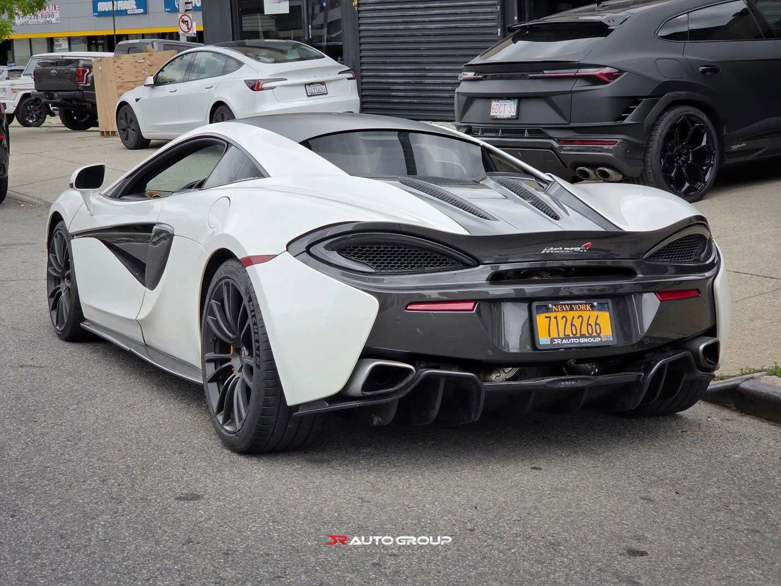 Used 2016 McLaren 570S Coupe RWD image 8