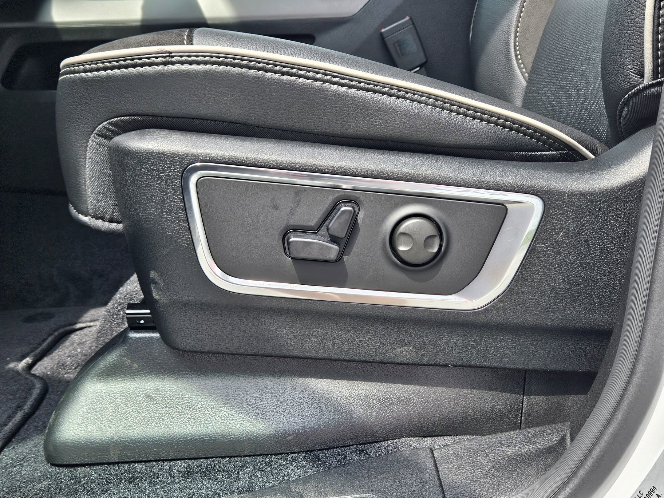 New 2026 RAM 1500 Laramie w/ Night Edition image 18