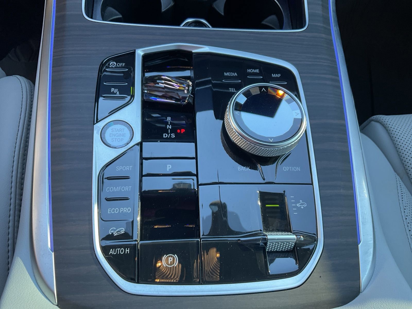 Used 2023 BMW X7 xDrive40i w/ Dynamic Handling Package image 12