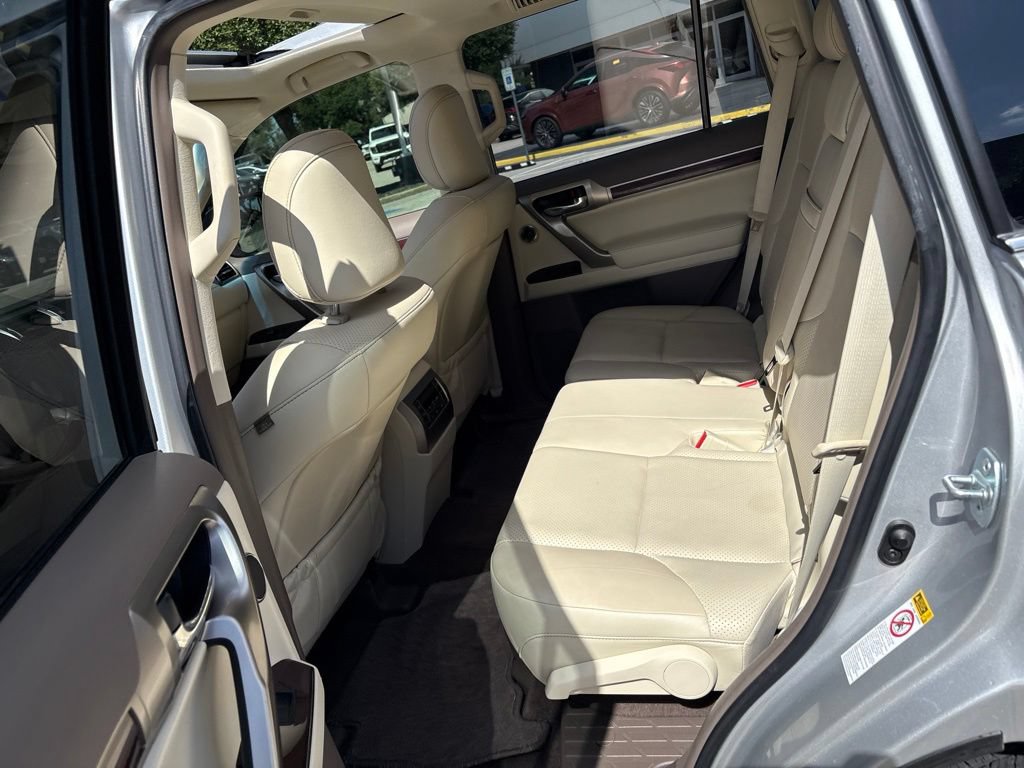 Used 2015 Lexus GX 460 Luxury AWD/4WD image 18