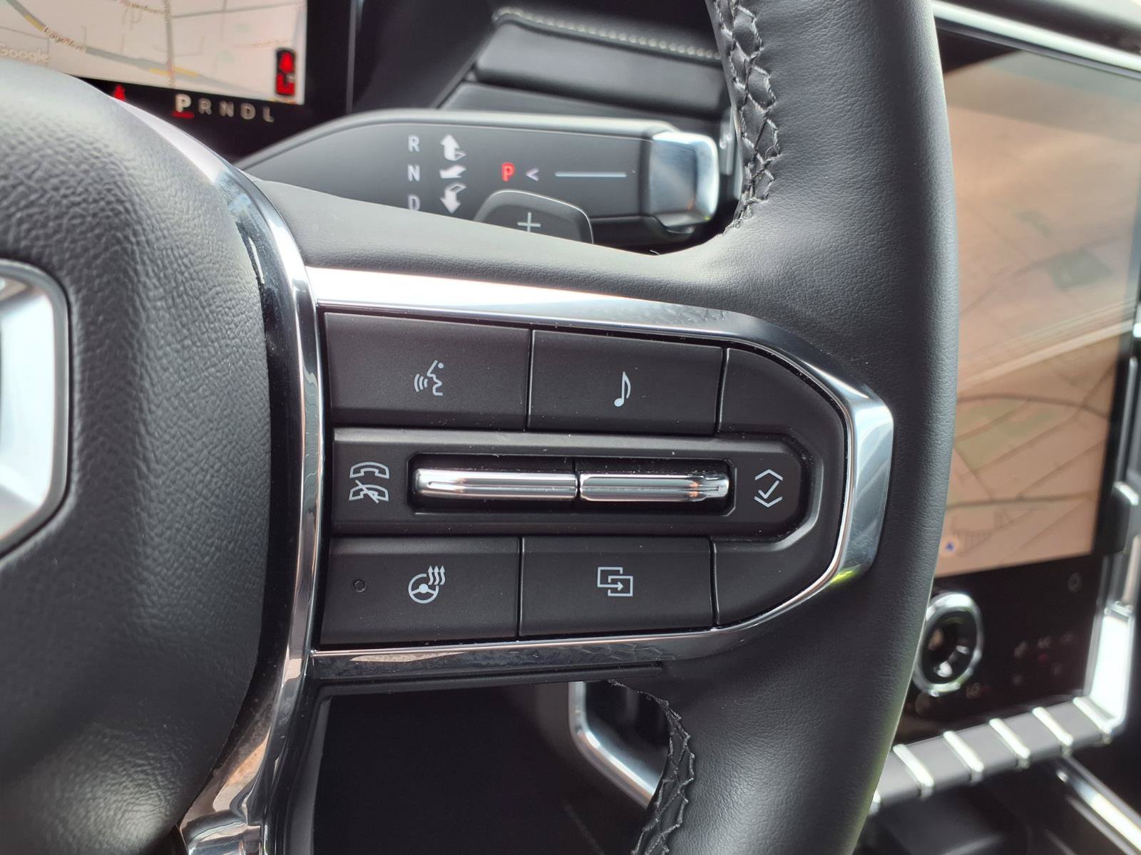 Used 2025 GMC Acadia Elevation w/ Elevation Premium Package FWD image 15