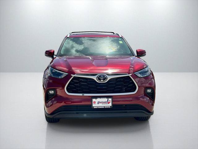 Certified 2026 Toyota Highlander XLE AWD/4WD image 2