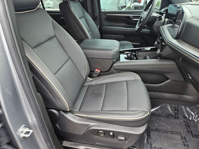 Used 2025 Chevrolet Tahoe Premier AWD/4WD image 23