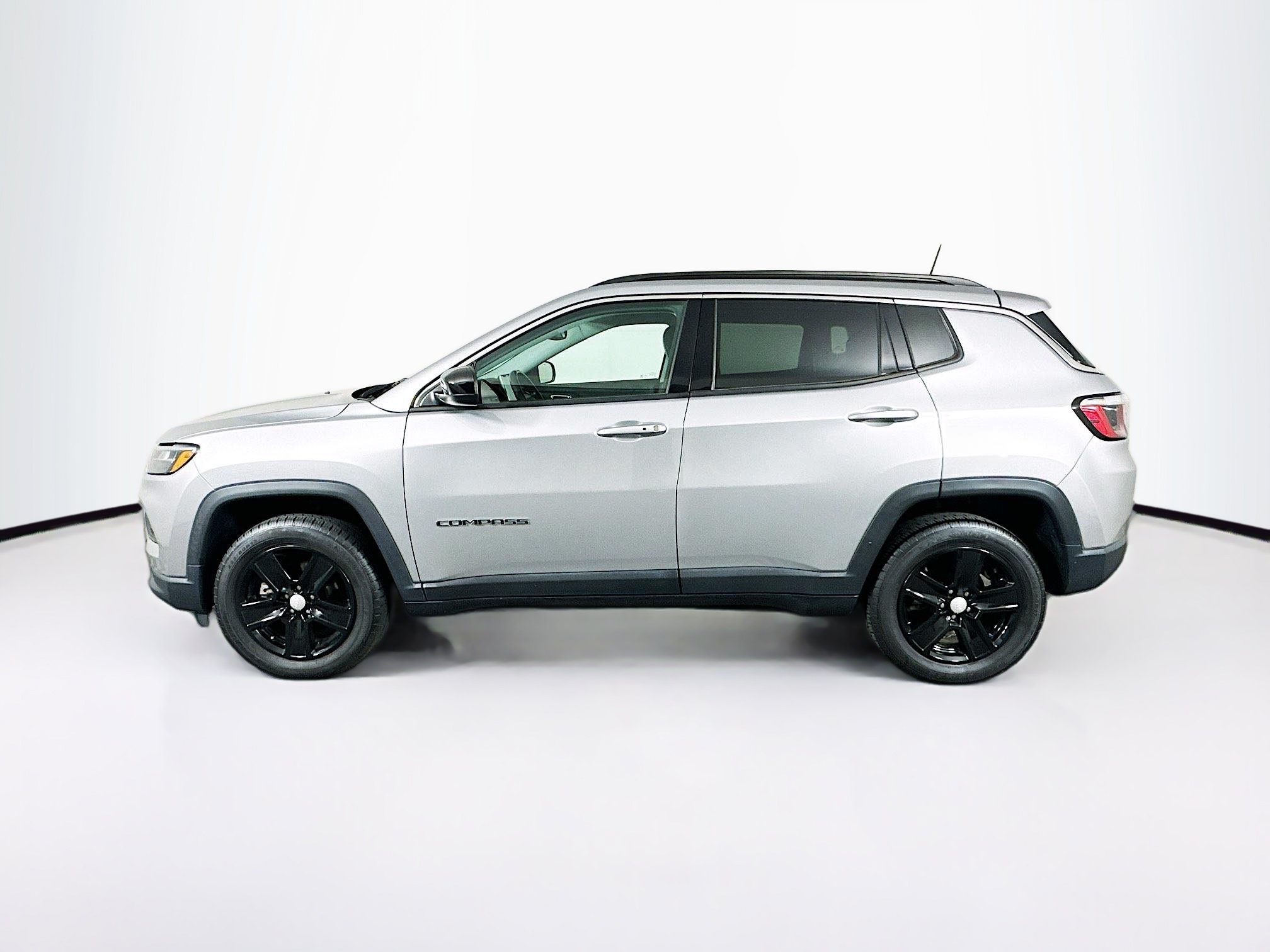 Used 2022 Jeep Compass Latitude w/ Convenience Group AWD/4WD image 4
