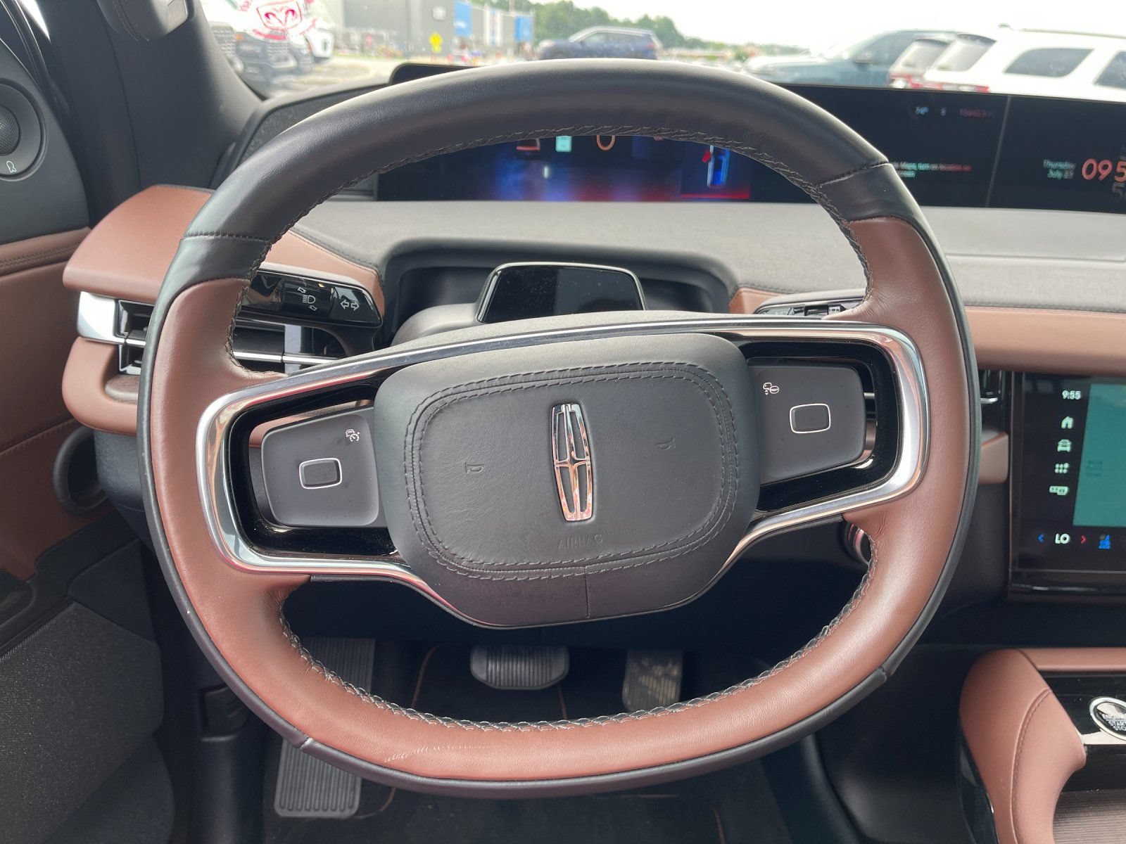 Used 2025 Lincoln Navigator Reserve AWD/4WD image 28