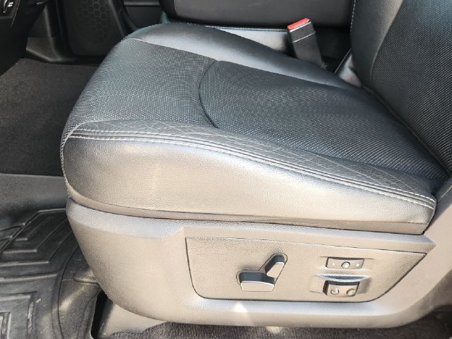 Used 2016 RAM 3500 Laramie w/ Convenience Group AWD/4WD image 23