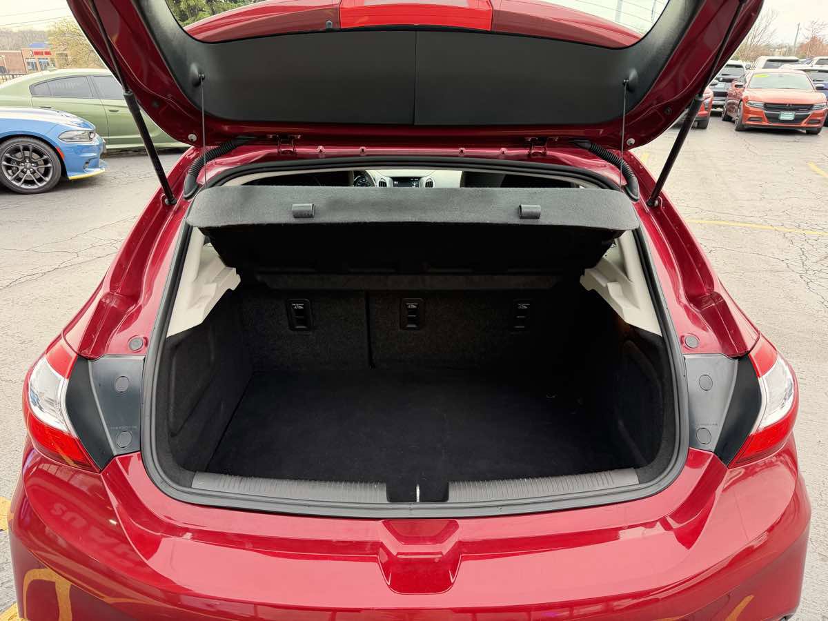 Used 2017 Chevrolet Cruze LT image 12