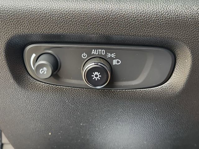 Used 2023 Chevrolet Traverse LT image 20