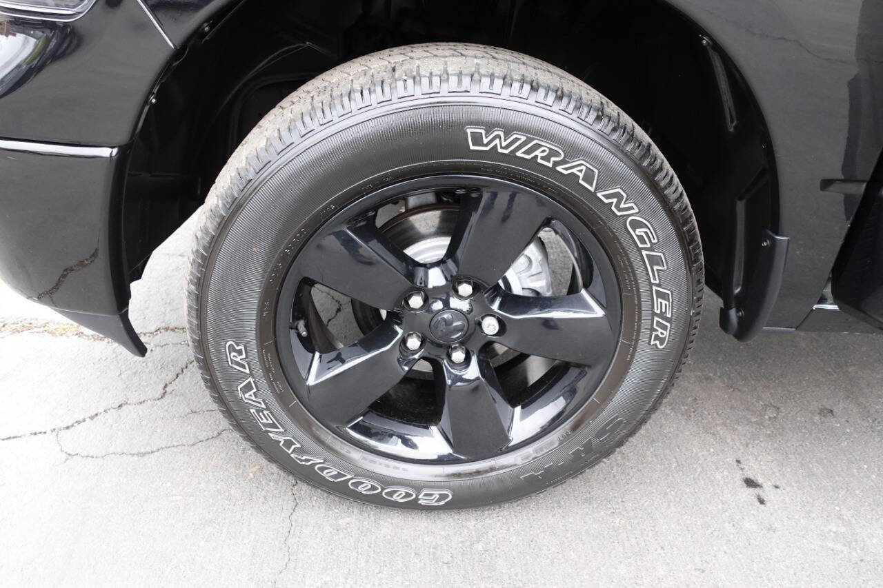 Used 2023 RAM 1500 Classic SLT w/ Electronics Convenience Group AWD/4WD image 58