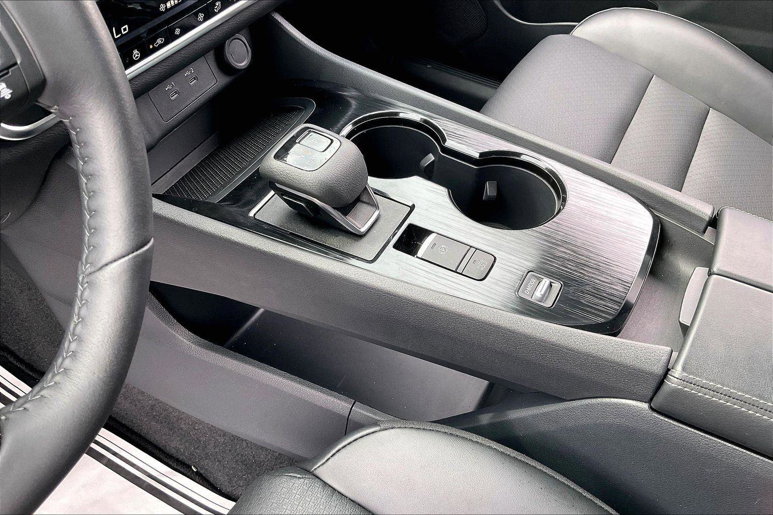 Certified 2024 Nissan Rogue SV w/ SV Premium Package FWD image 16