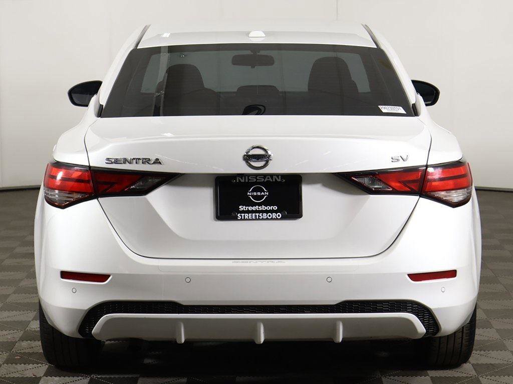 Used 2023 Nissan Sentra SV image 4
