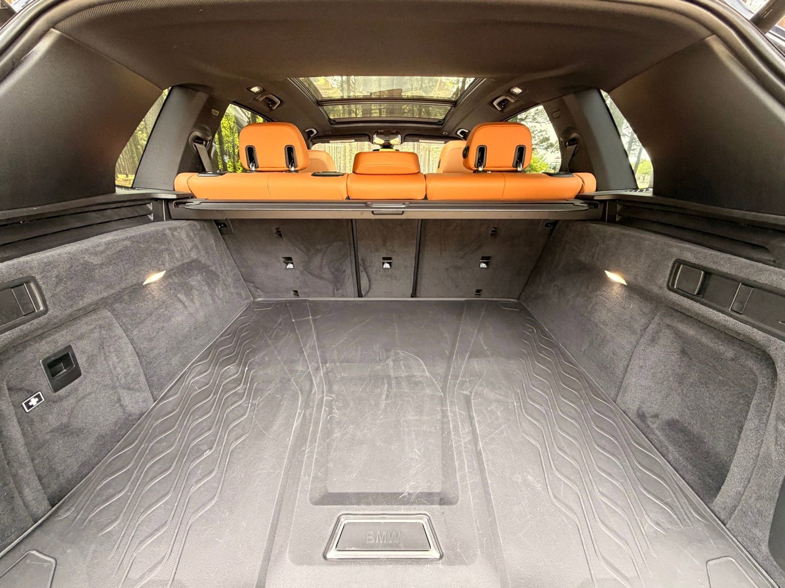 Used 2022 BMW X5 xDrive40i w/ M Sport Package AWD/4WD image 17