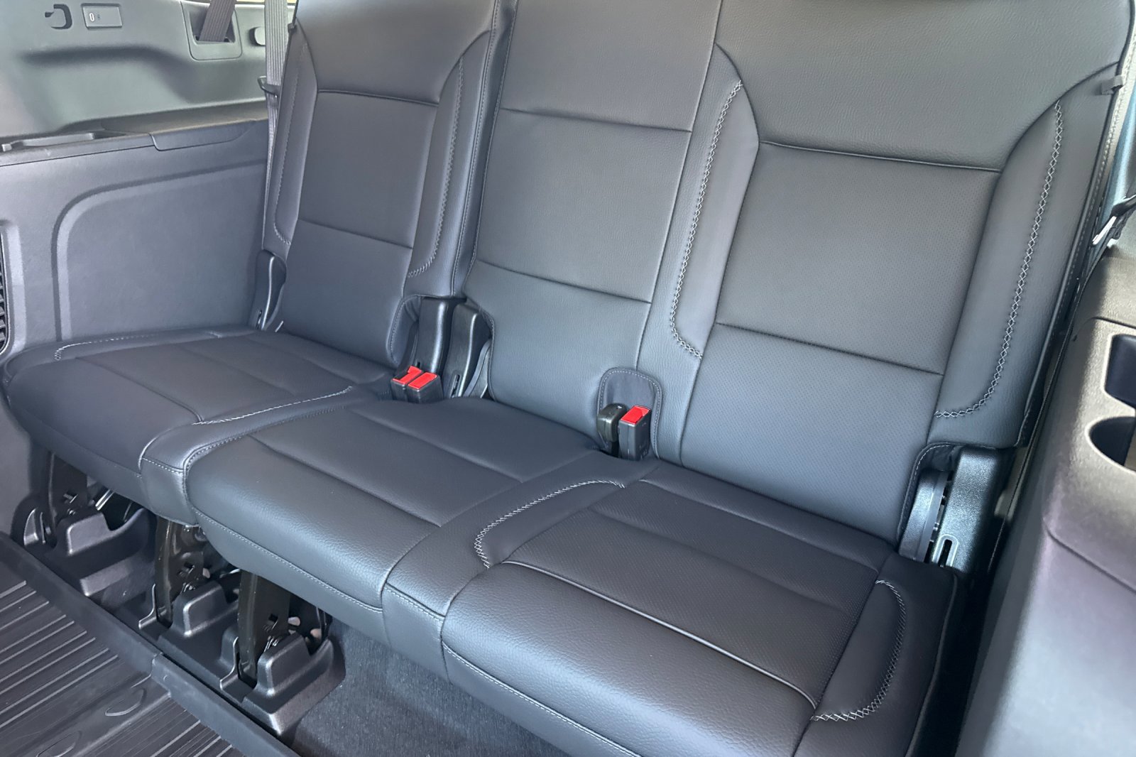 New 2026 GMC Yukon XL Denali w/ Denali Reserve Package image 17