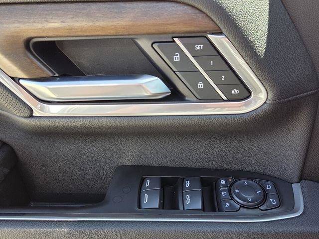 Used 2025 Chevrolet Silverado 2500 High Country w/ Technology Package AWD/4WD image 18