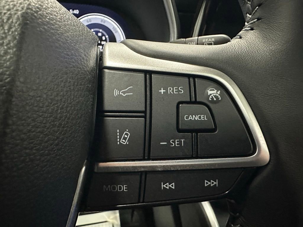 Used 2025 Toyota Highlander XSE image 19