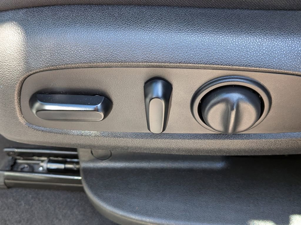 Used 2020 Chevrolet Equinox LT image 17