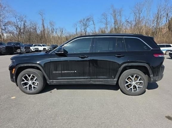 Used 2023 Jeep Grand Cherokee Limited image 29