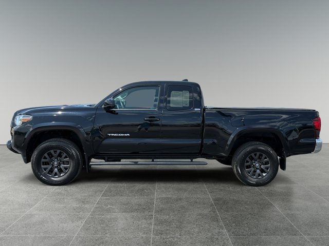 Certified 2022 Toyota Tacoma SR5 w/ SR5 Appearance Package (SM) AWD/4WD image 2