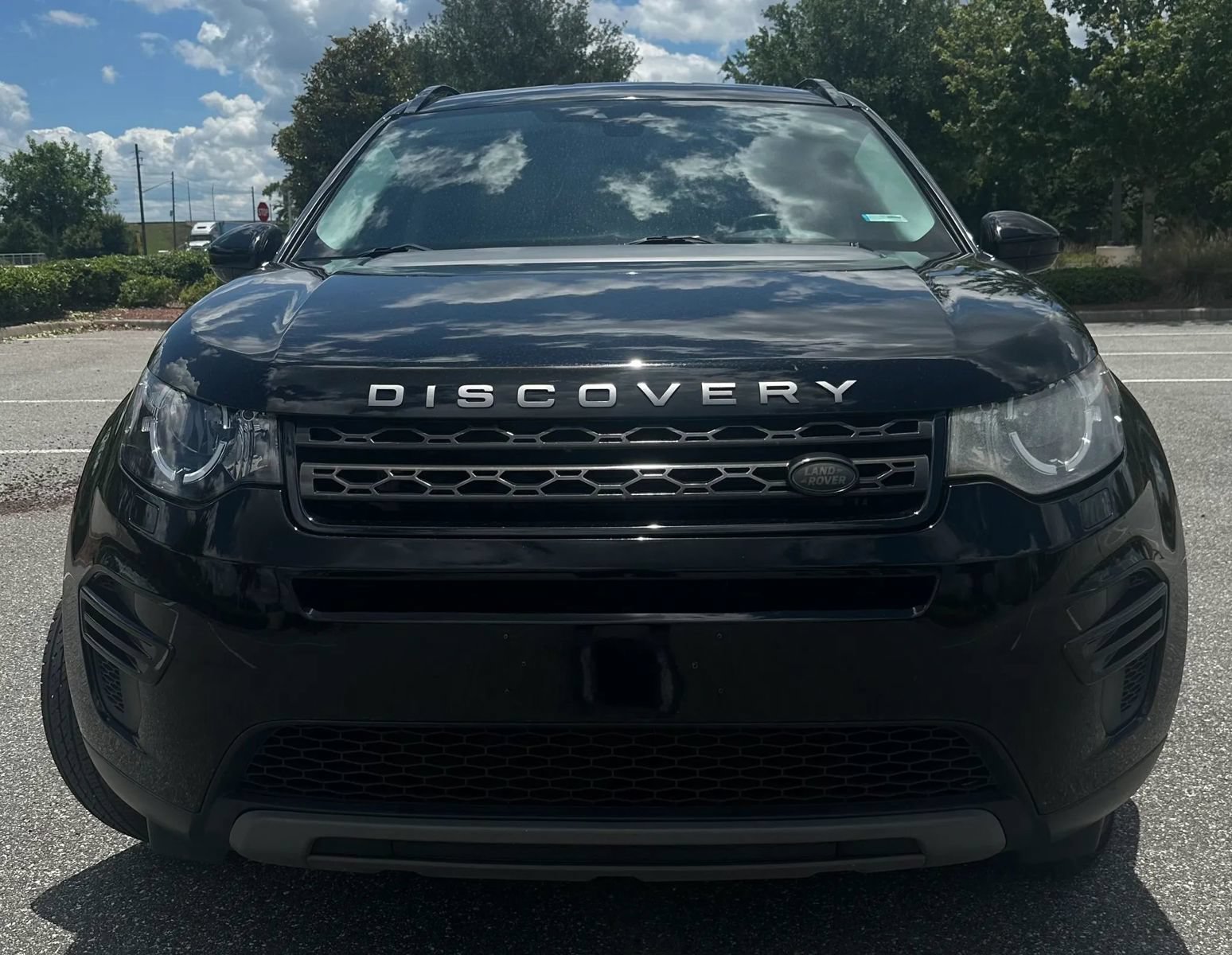 Used 2018 Land Rover Discovery Sport SE AWD/4WD image 2