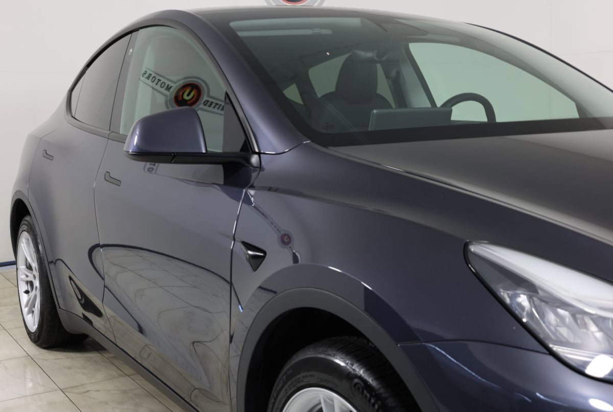 Used 2021 Tesla Model Y Long Range AWD/4WD image 37