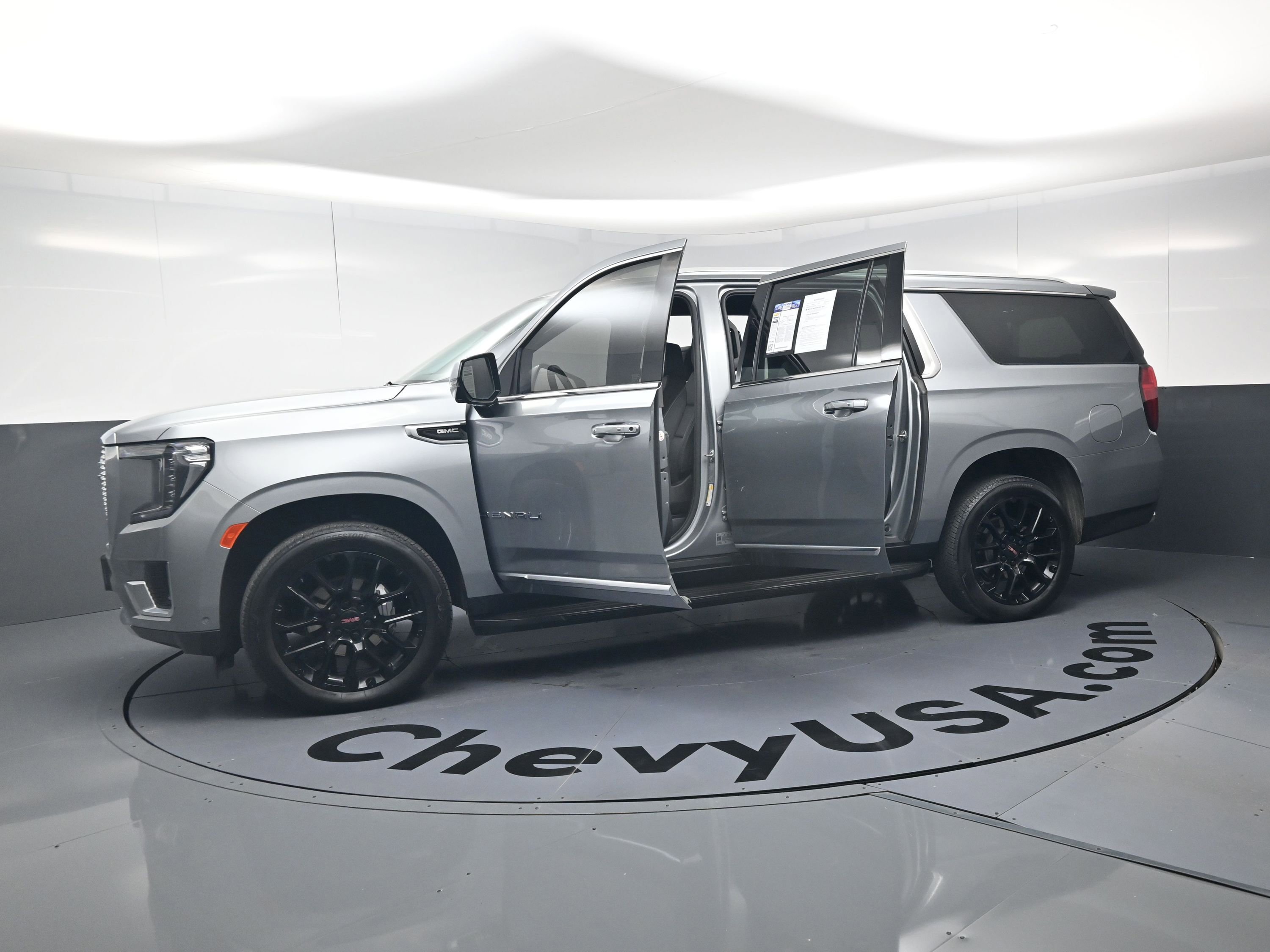Used 2024 GMC Yukon XL Denali w/ Advanced Technology Package AWD/4WD image 22