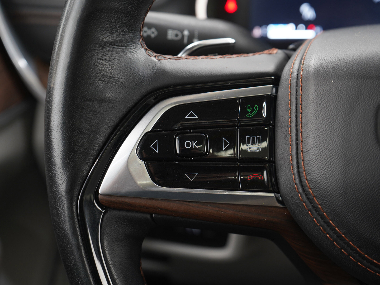 Used 2021 Jeep Grand Cherokee L Summit w/ Advanced Protech Group IV image 29